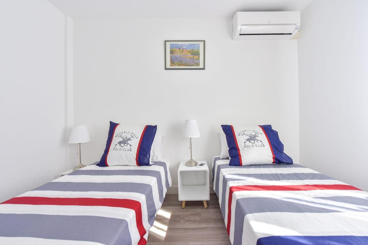 Charming 2-room In The Center Apartment *