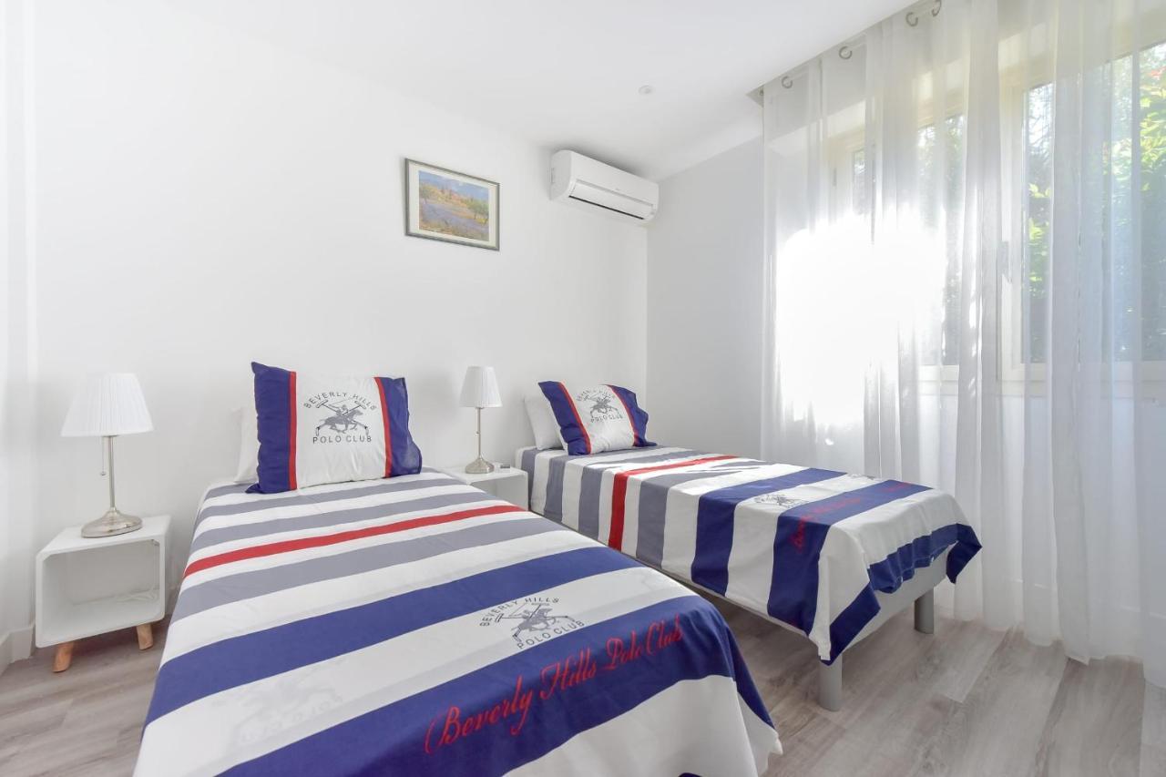 Charming 2-room In The Center Apartment *